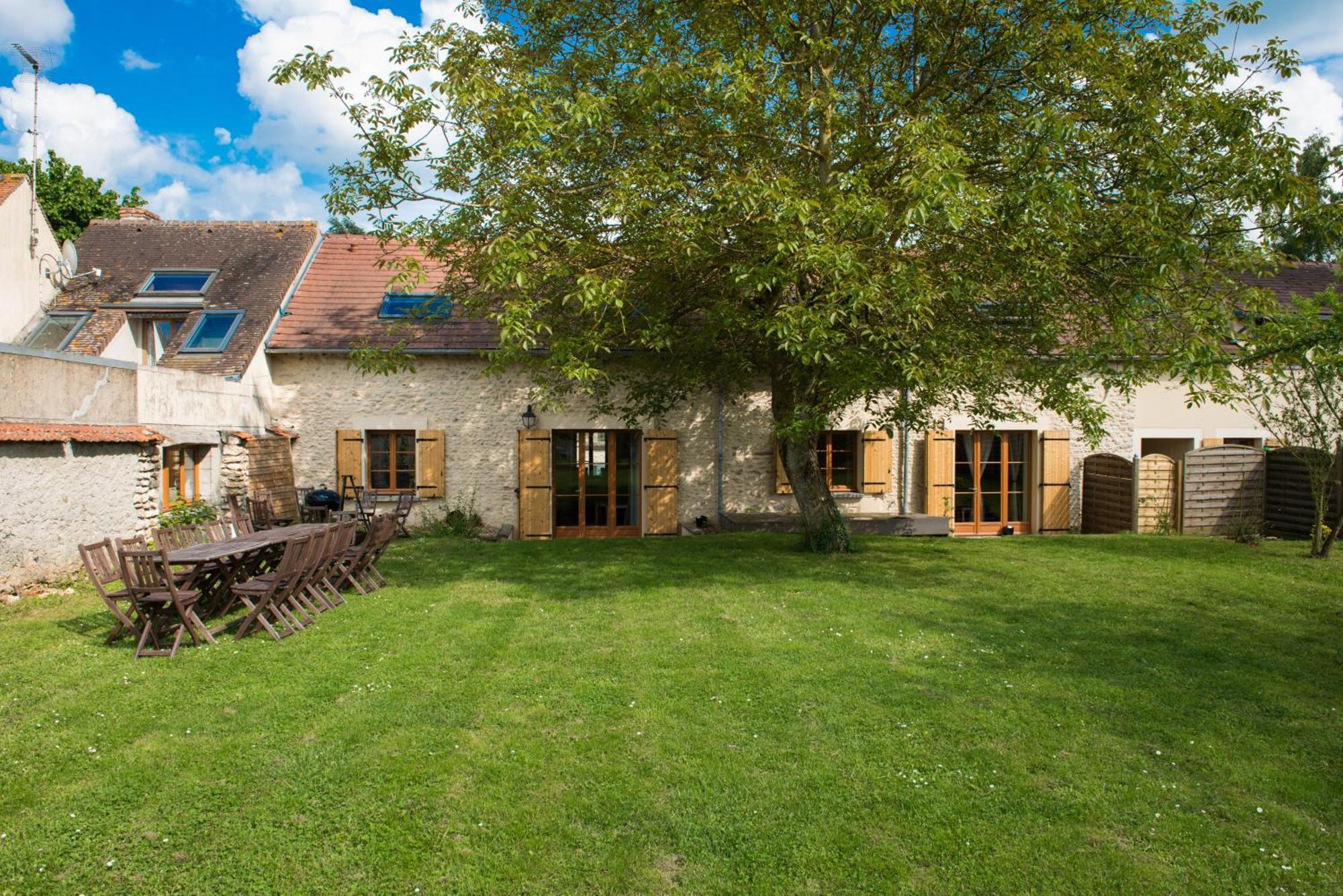 Au Bonheur Des Retrouvailles Hotell Denonville Exteriör bild